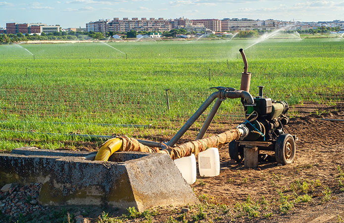 Acque irrigue: la risorsa chiave per la sostenibilità e la competitività nel settore primario