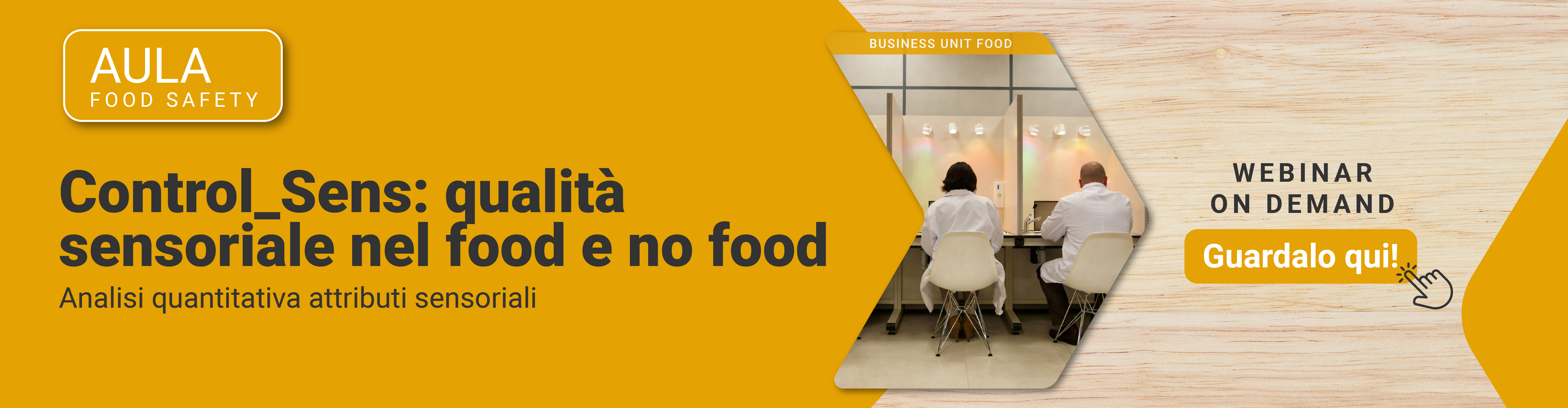 Immagine di due tester di spalle ad una postazione che stanno effettuando il test Control sens, simbolo del webinar della business unit Food di Lifeanalytics sul test Control_Sens e la qualità sensoriale nel food e no food