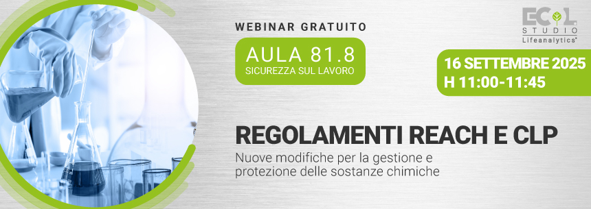 Immagine di un tecnico di laboratorio con camice e guanti, simbolo del webinar EHS di Lifeanalytics sui re