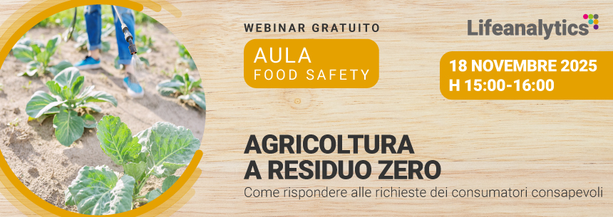 Immagine di una persona intenta a spruzzare del fertilizzanti o pesticidi su piante coltivate in un campo