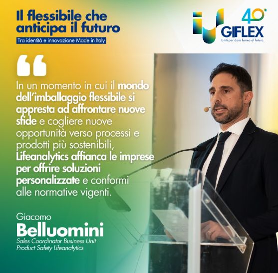 Giacomo Belluomini di Lifeanalytics interviene al Convegno Giflex 2025 sul packaging flessibile, affiancato da una citazione sul ruolo dell’innovazione e della sostenibilità nell’imballaggio