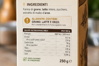 Dettaglio di un'etichetta alimentare con ingredienti, dichiarazione degli allergeni evidenziati in grassetto e tabella nutrizionale, simbolo dell'articolo del blog della Business Unit Food di Lifeanalytics dedicato ai 14 allergeni alimentari, al Regolamento UE 1169/2011, all'etichettatura e alla gestione del rischio di contaminazione crociata.